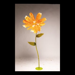 Cosmea head out of paper, with short stem     Size: Ø 80cm    Color: orange